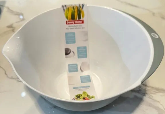 BRT093 Mixing Bowl with Pour Sprout